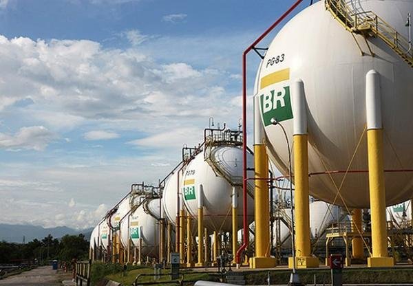 Resultado de imagem para Petrobras anuncia reduÃ§Ã£o de 6,2% no preÃ§o da gasolina