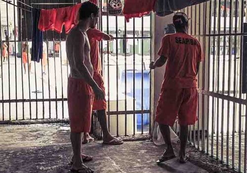 Publicada portaria que obriga empresas a contratar presos ou egressos