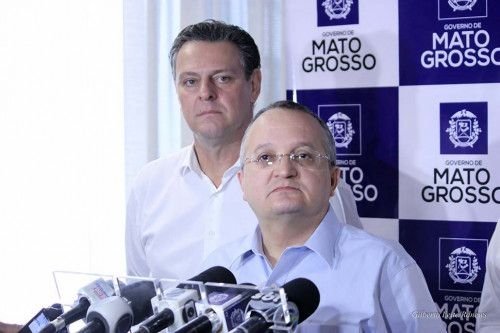 Taques alerta que faltará dinheiro para pagar aposentados do Estado em 3 anos