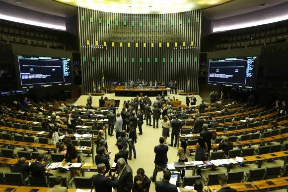 Congresso derruba veto e mantém refinanciamento de dívidas de microempresas