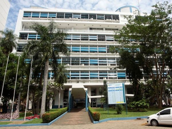 Cuiabá: Prefeito propõe corte de 9 secretarias municipais e 500 cargos