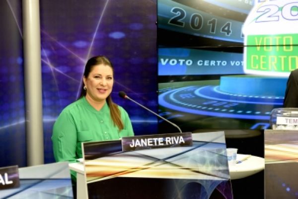 Janete encerra campanha com reunião em Cuiabá