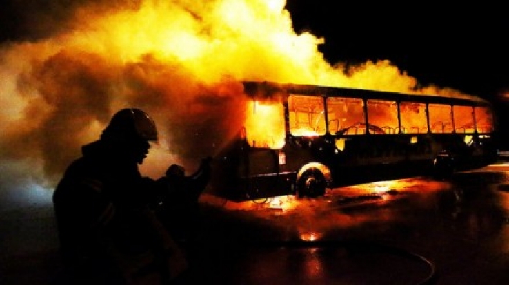 MT: Presidiários ameaçam incendiar mais ônibus e matar inocentes se greve dos agentes continuar