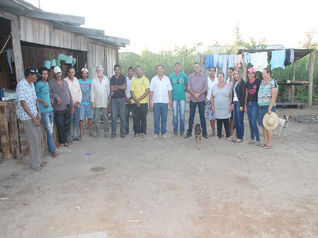 Presidente e vice-presidente da Câmara de Colniza se reúne com moradores da Comunidade do Taquaruçu do Norte em Colniza