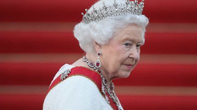 Rainha Elizabeth II abandona Palácio