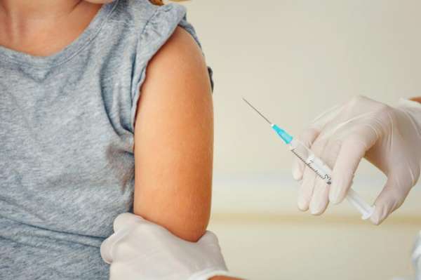 Vacina contra a dengue é vendida a preços de R$ 750 a R$ 915