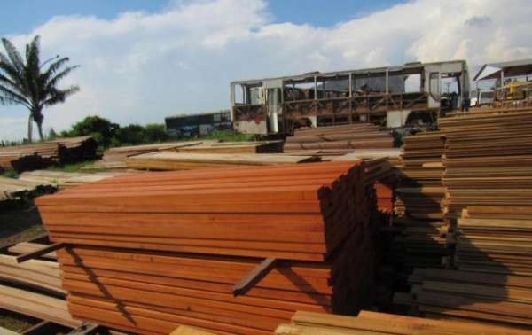 Sema apreende oito caminhões e 358,9 m³ de madeira ilegal em Guaratã do Norte