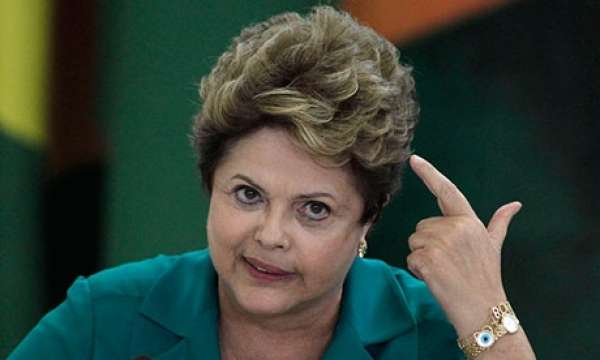'Eu não vou cair. Isso é moleza, é luta política', afirma Dilma a jornal