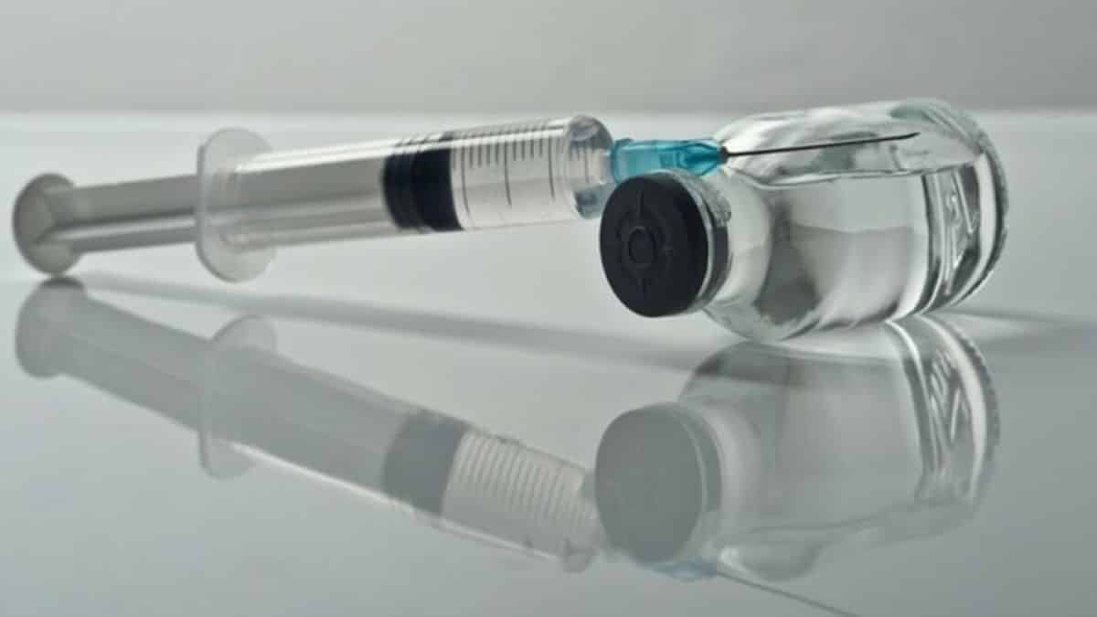 Covid-19: apenas uma possível vacina no mundo está na fase final de testes