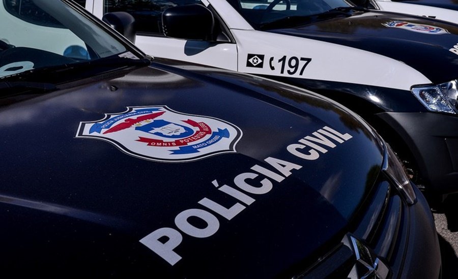 Babá 17 anos é presa após obrigar menino de 3 anos fazer sexo oral nela