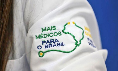 Cubanos do Mais Médicos terão direito a residência no Brasil