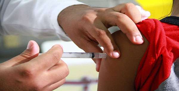 Vacina contra HPV para adolescentes passa a ter uma dose a menos