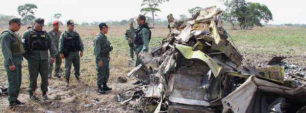 Avião carregado de drogas pilotado por amazonenses é abatido na Venezuela, diz FAV