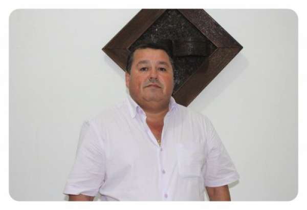 Vice-prefeito Vando da Colniza Tur se desfilia do PR