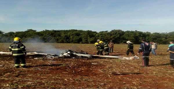 Avião cai, pega fogo e mata casal carbonizado em Jataí