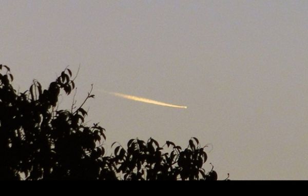 Jornalista fotografa um possível meteoro caindo em cidade do Nortão