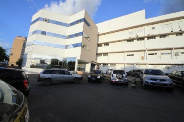 Quatro hospitais suspendem atendimento a pacientes do SUS