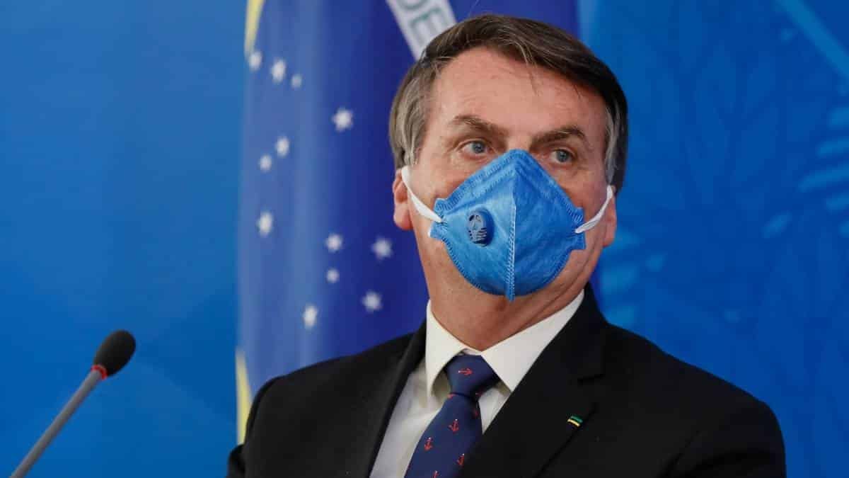 Jair Bolsonaro é diagnosticado com Covid-19