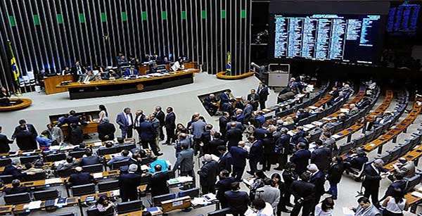 Câmara conclui votação de projeto que altera legislação eleitoral