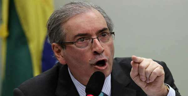 Eduardo Cunha autoriza o processo de impeachment da presidente Dilma