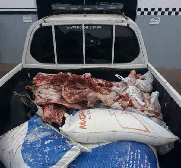 Polícia prende autores com arma e recupera carne em chácara
