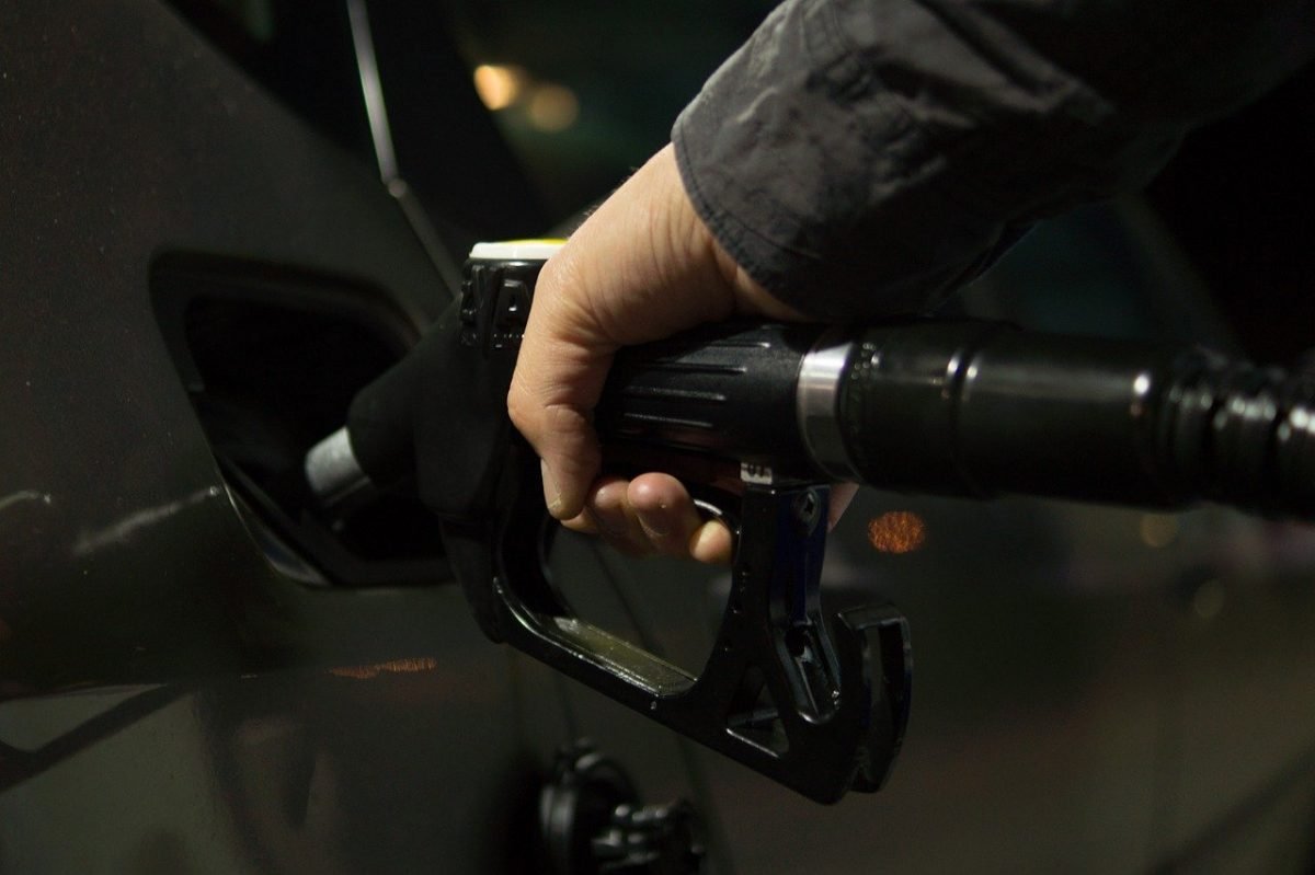 Preço da gasolina fica 1,29% mais barato no fechamento de maio, aponta IPTL