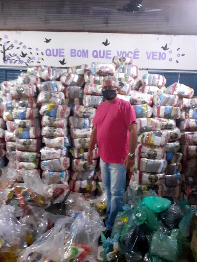 Vereador Marcos Ceccon visita Secretaria de Ação Social, para saber como está sendo feito a distribuição de cestas básicas