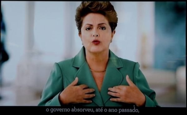 Dilma vai à TV defender ajuste e é alvo de panelaço