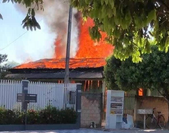 Homem ateia fogo na casa da mãe após discutir com vítima