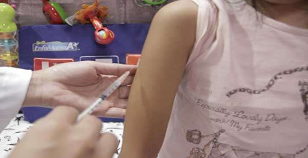 Vacina de dengue em teste é mais eficaz a partir de 9 anos de idade