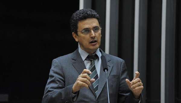 Ságuas Moraes articula garantia de recursos depois de desafiar prefeito de Juína