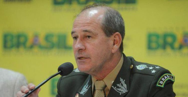Ministro sugere regras diferenciadas para militares na Previdência