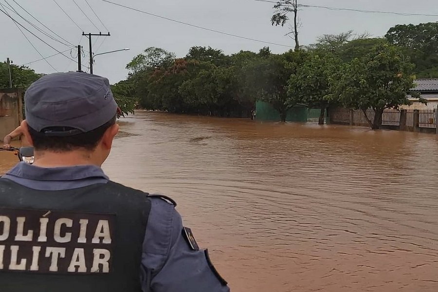 Chuva causa grandes estragos em Juína