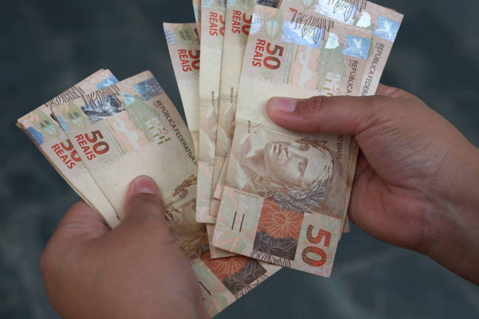 Governo prevê salário mínimo de R$ 1.088 a partir de 2021