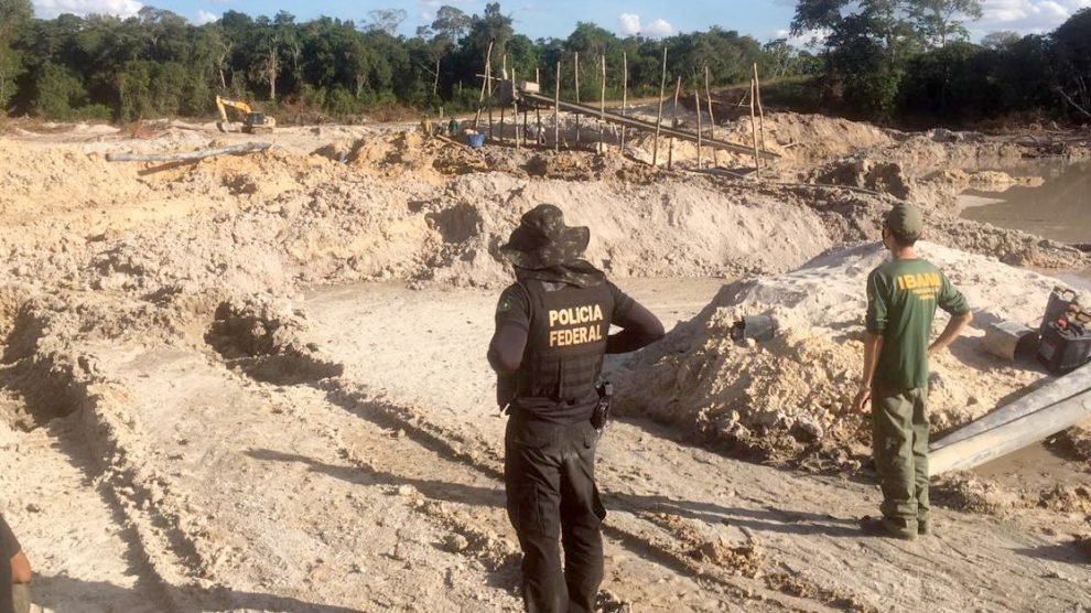 Polícia Federal, IBAMA e Exército fazem operação contra extração ilegal de ouro