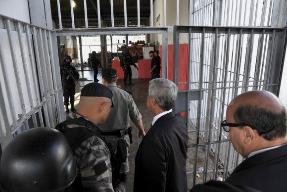 Prisão em Goiás é controlada por detentos, dizem presos em relatório