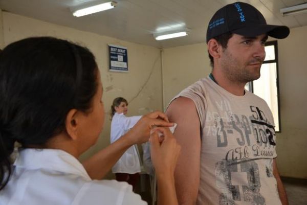Após caso de febre amarela em Goiás, ministério reforça importância da vacina