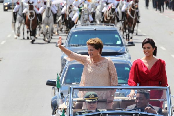 Em posse, Dilma dá destaque para corrupção e educação