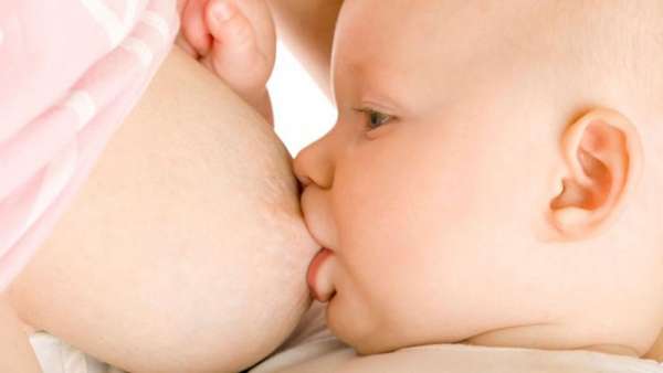 Metade dos recém-nascidos não é amamentada na primeira hora de vida, diz Unicef