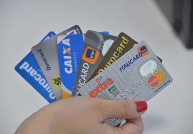 Novas regras para o rotativo do cartão de crédito começam a valer nesta segunda