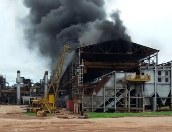 Usina de açúcar e etanol pega fogo no início da tarde em MT