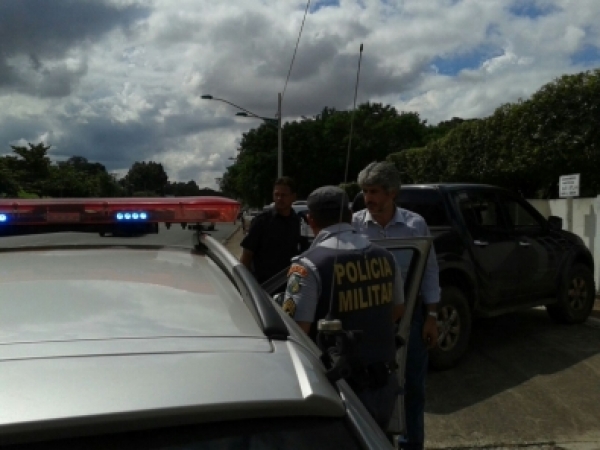 Prefeito Assis Raupp, é assaltado em plena avenida do CPA, em Cuiabá
