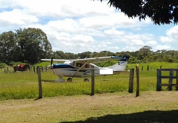Bandidos invadem fazenda em MT e roubam avião