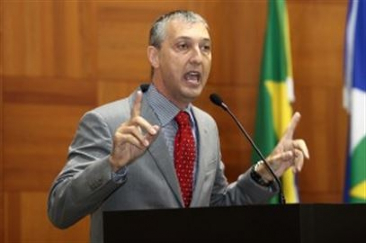 Deputado Pandolfi sugere que governo peça desculpas à população de Mato Grosso em publicidade sobre a Copa do Mundo