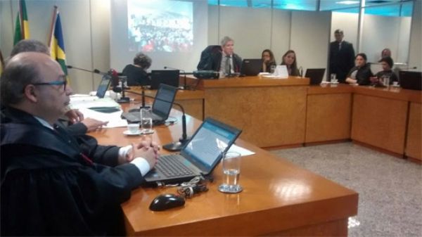 Governador de Rondônia tem mandato cassado pelo TRE
