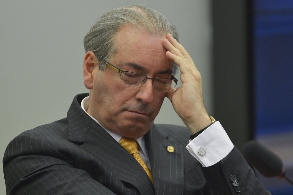 Procuradoria pede pena de 387 anos a Cunha por desvios na Caixa