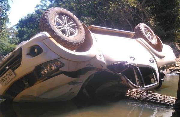 Médico e filho sofrem acidente em estrada que liga Colniza à Aripuanã