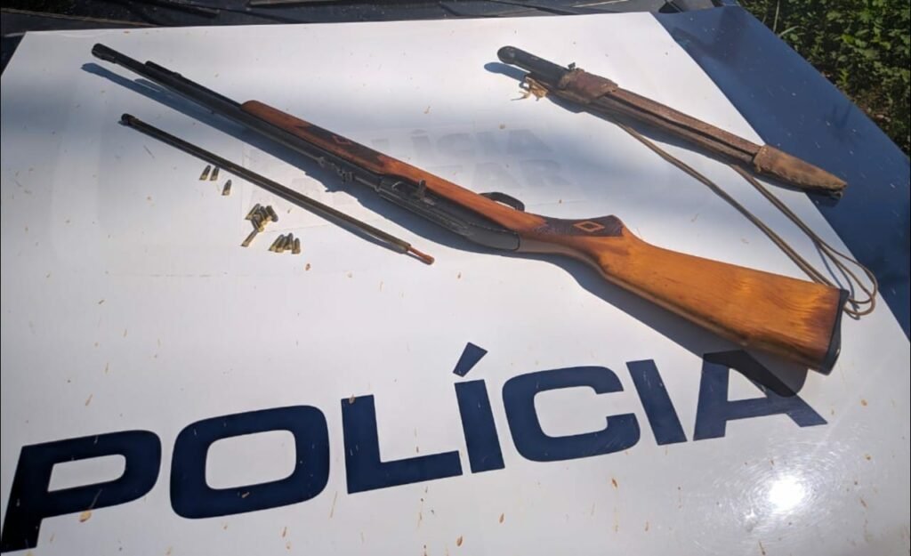 Polícia Militar apreende arma de fogo durante reintegração de posse em Cotriguaçu