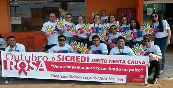 Cooperativa Sicredi encerra campanha Outubro Rosa em Aripuanã