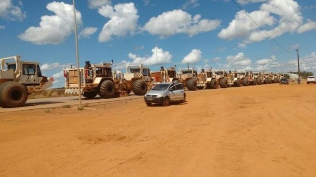 Comboio de caminhões “varre” o município com pesquisa sísmica, em busca de petróleo e gás